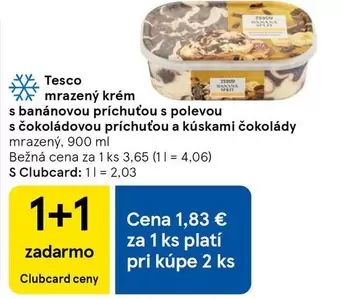 mrazený krém s banánovou príchuťou s polevou s čokoládovou príchuťou a kúskami čokolády