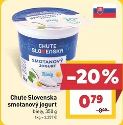 smotanový jogurt biely