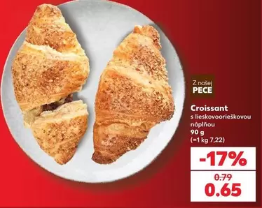Croissant s lieskovoorieškovou náplňou