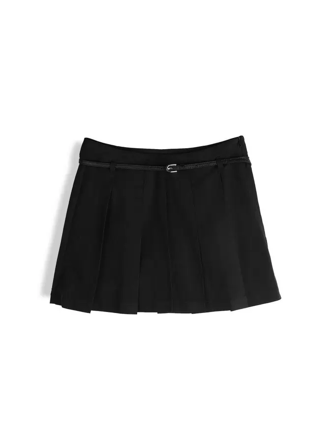 Shorts with belt