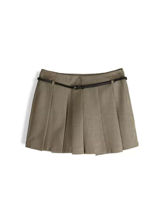 Shorts with belt