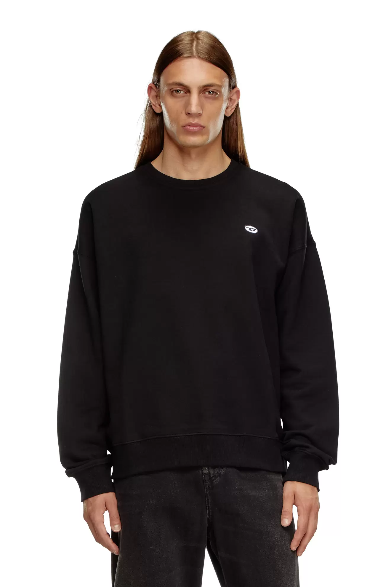 Sweatshirt with oval D patch