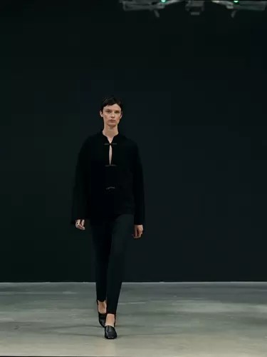 Pletený kardigán z vlnenej zmesi so stojačikovým golierom