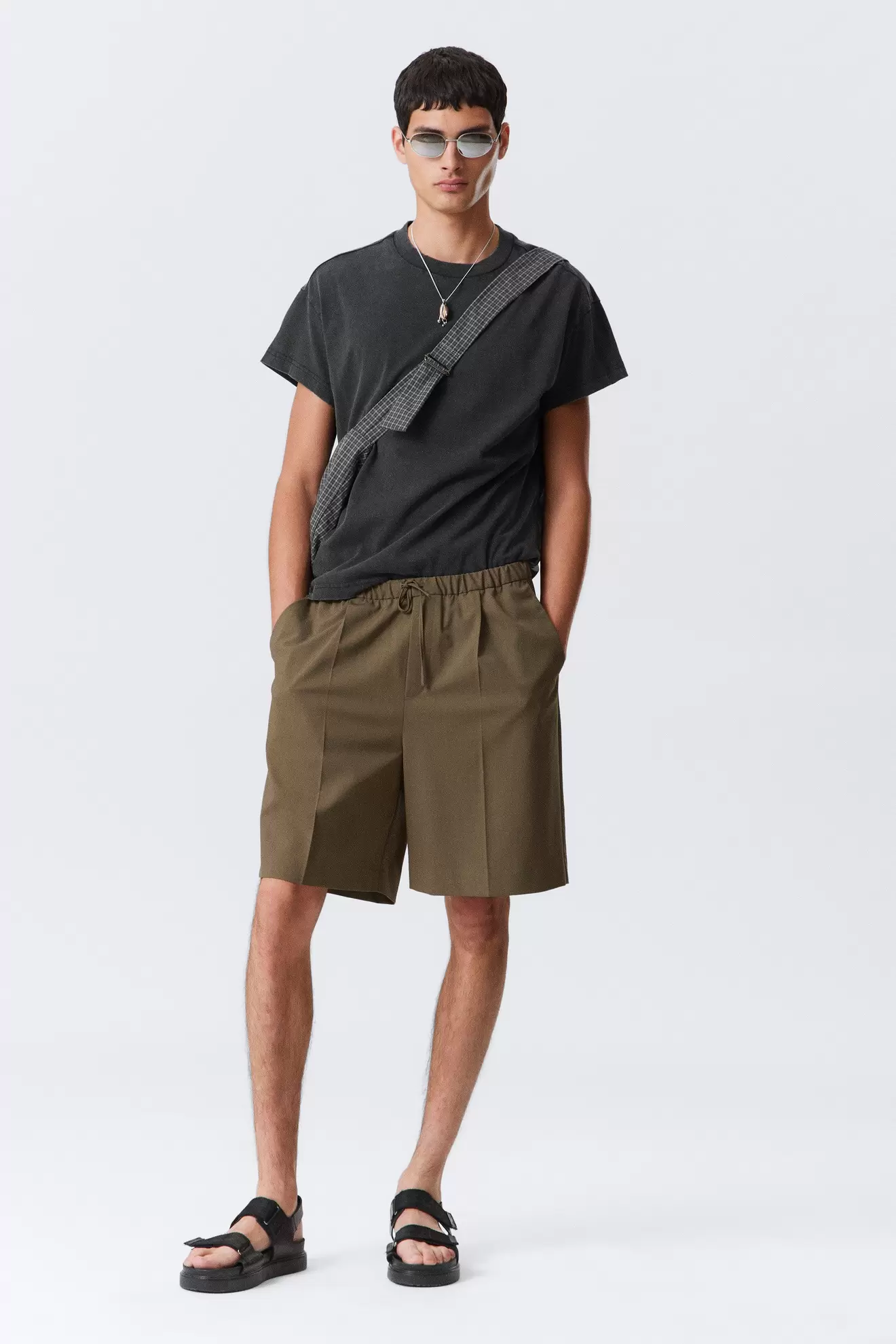 Loose-Fit Twill Drawstring Suiting Shorts