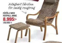Fåtölj med fotpall
