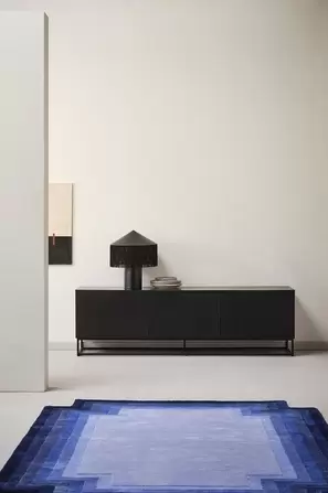 tv-bänk 42x180 cm