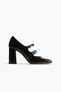 Lackade pumps