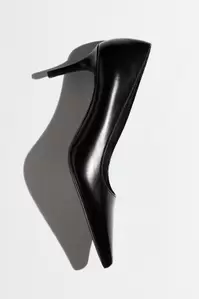 Spetsiga pumps