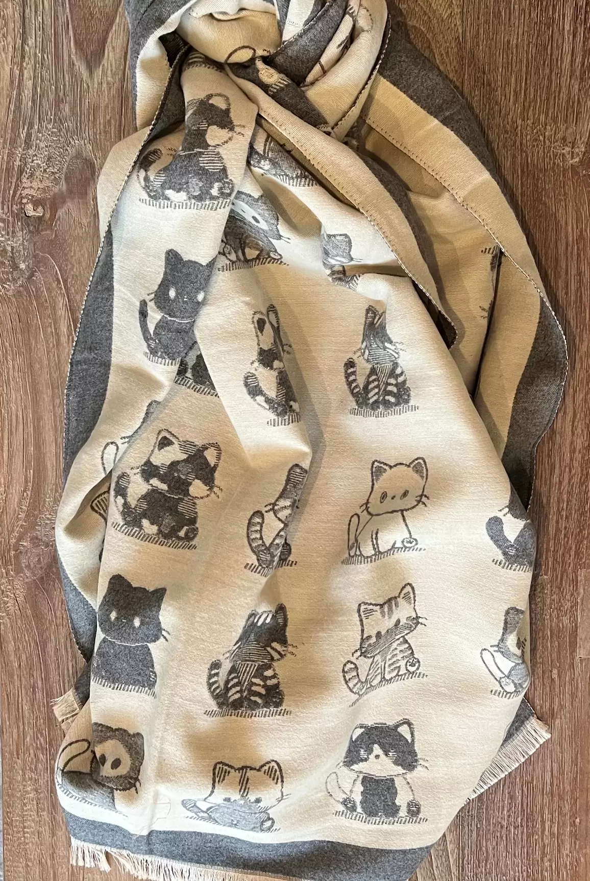 Halsduk cats grå