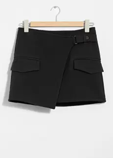 Asymmetrisk minikjol med omlott