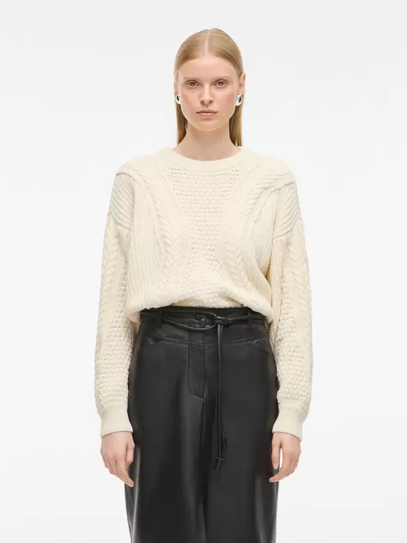 Product carousel image - KABELMÖNSTRAD STICKAD TRÖJA, Birch | 1