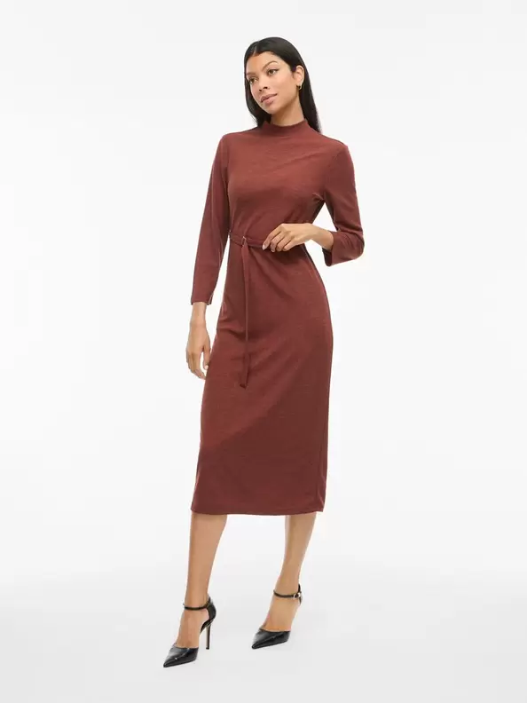 Product carousel image - VIBIRTHE HÖG HALS MAXIKLÄNNING, Burnt Henna | 1