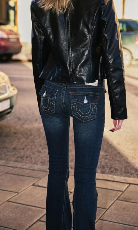 Joey Low Rise Flare Mörkblå Jeans