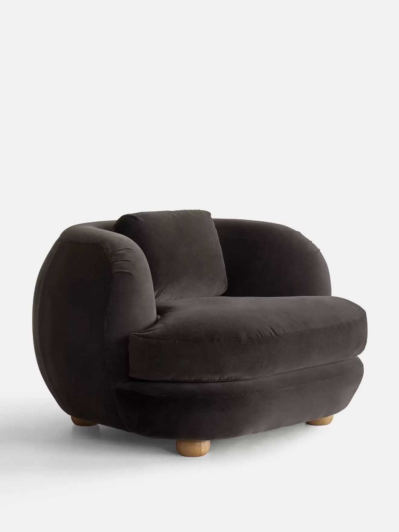 SAMPLE SALE - Mamma Armchair - Cloud Velvet 26 - Oak