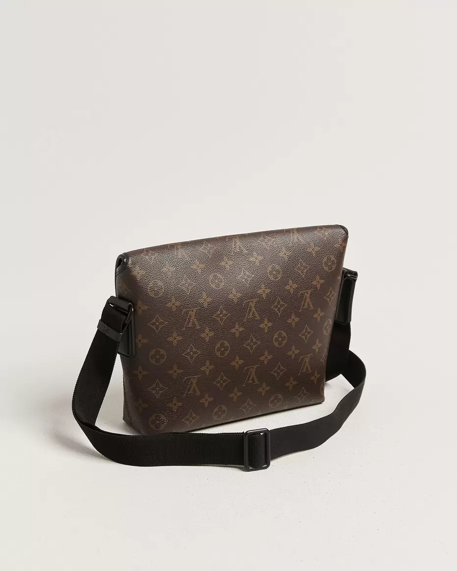 Pre-Owned Messenger Bag Monogram Macassar