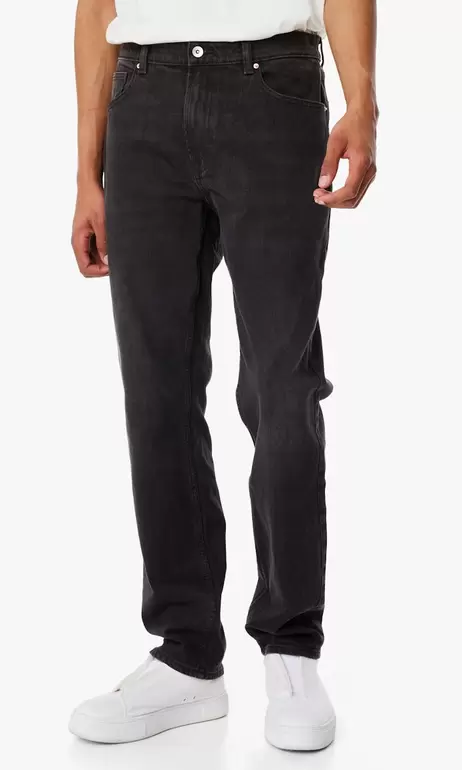 Standard Jeans