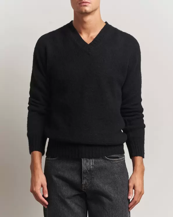 Harley Of Scotland Brushed Supersoft Lambswool V-Neck Black