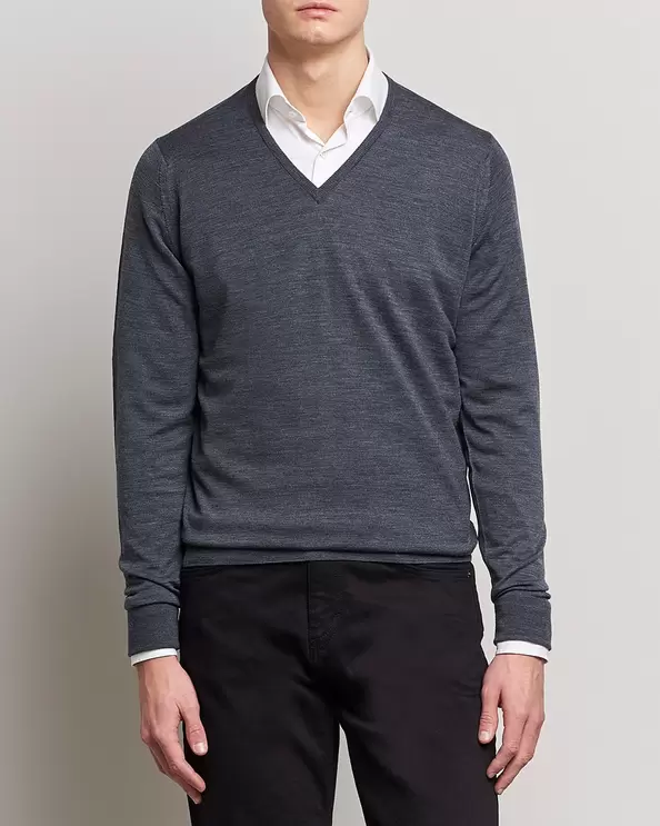 Bobby Extra Fine Merino V-Neck Pullover Charcoal