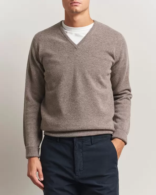 Rob Lambswool V-Neck Vole
