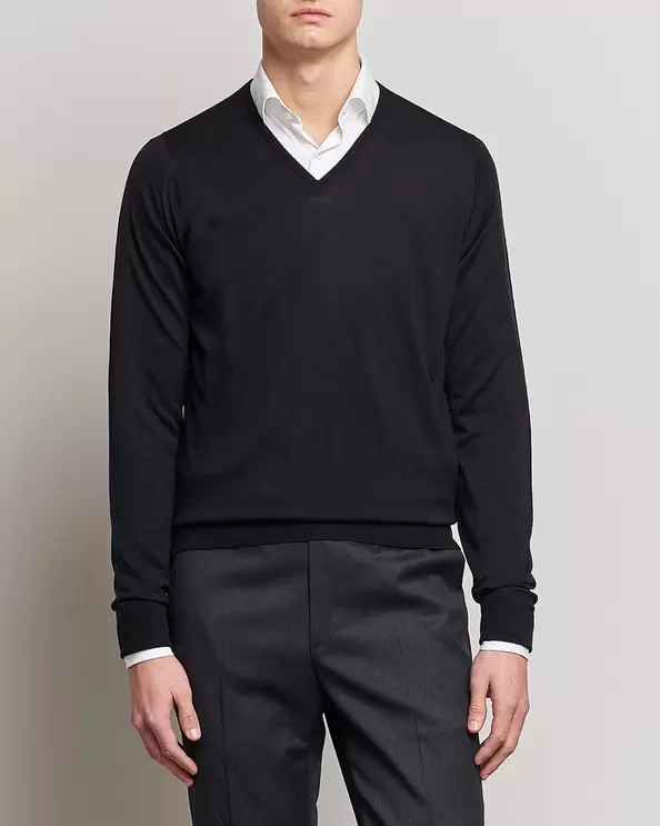 Bobby Extra Fine Merino V-Neck Pullover Black