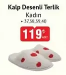 Kalp Desenli Terlik Kadın