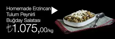Homemade Erzincan Tulum Peynirli Buğday Salatası