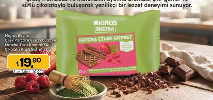 Çilek Parçacıklı Frambuaz Ve Matcha Tozu Kremalı Sütlü Çikolata Kaplı Gofret