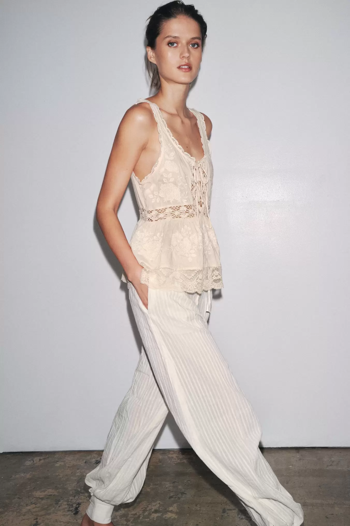 ZW COLLECTION EMBROIDERED ROMANTIC TOP