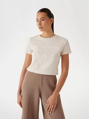 Önde logolu t-shirt