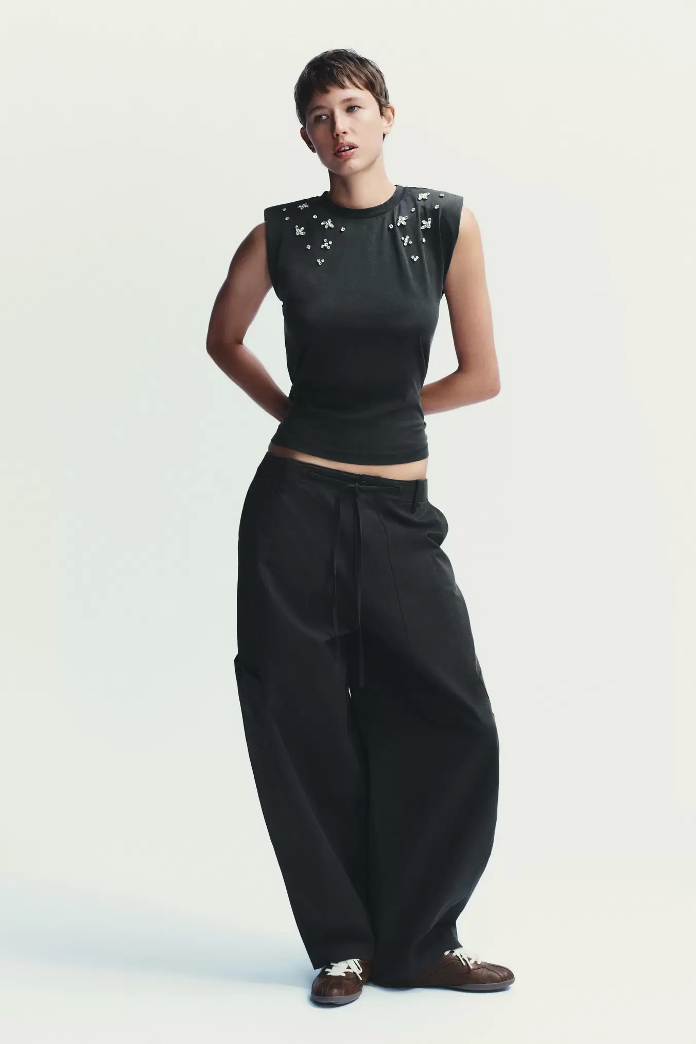 JEWEL SHOULDER PAD FADED-EFFECT T-SHIRT