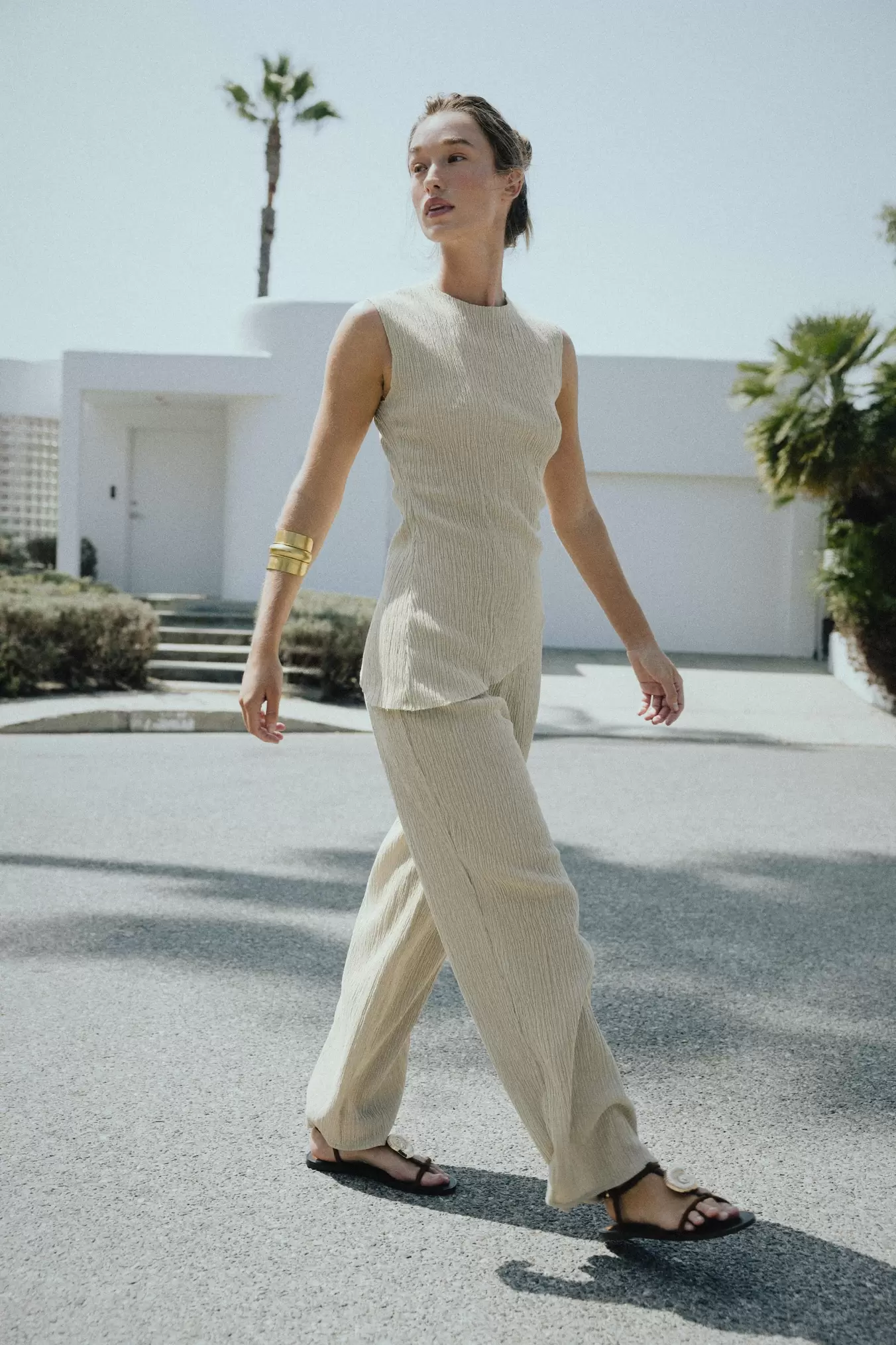 TEXTURED BAGGY TROUSERS