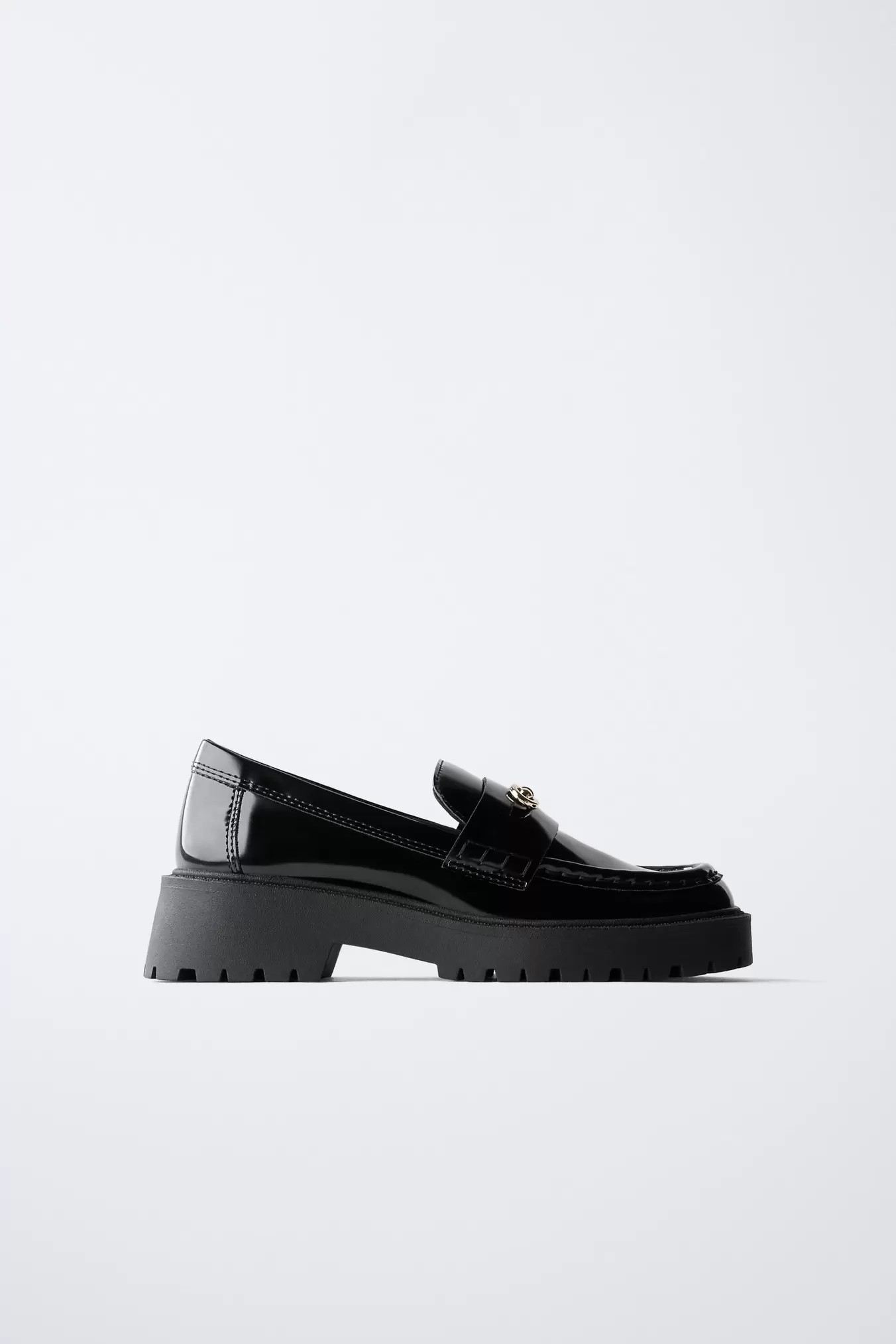 METAL DETAIL MOCCASINS