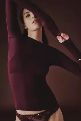 Camiseta con cuello barco en cashmere de manga Lar...