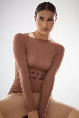 Camiseta con cuello barco en cashmere de manga Lar...