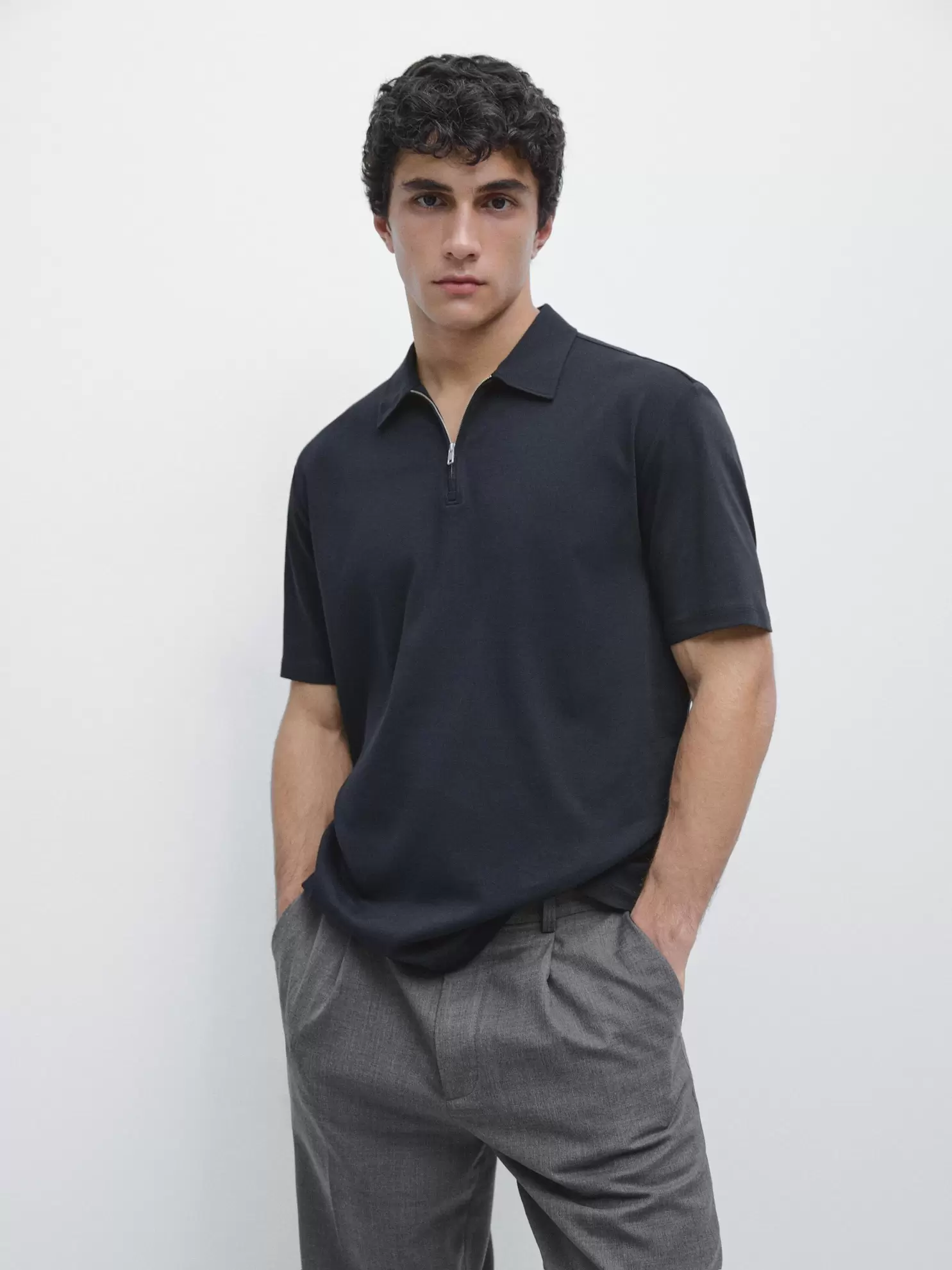 Kısa kollu fermuar detaylı polo yaka t-shirt