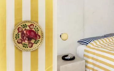 TABAK, NEVRESİM, YASTIK KILIFI VE LAMBA