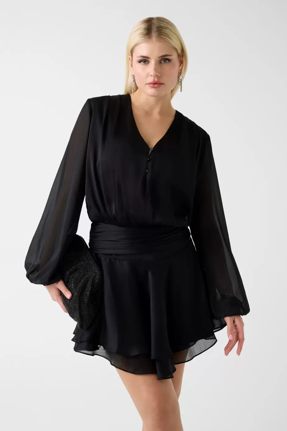 Vestido escote en V con volantes