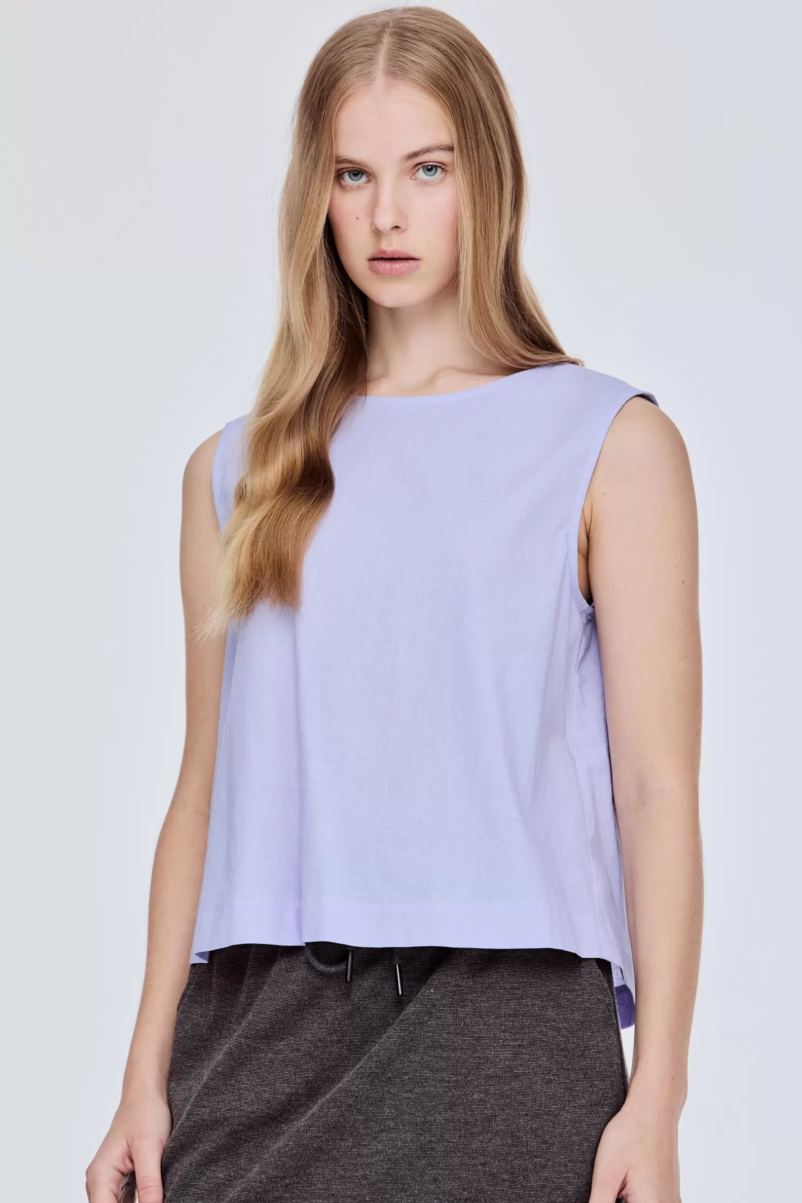 Button Back Sleeveless Blouse
