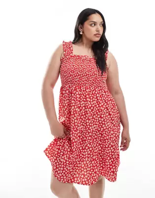 New Look Curve shirred floral mini dress in red