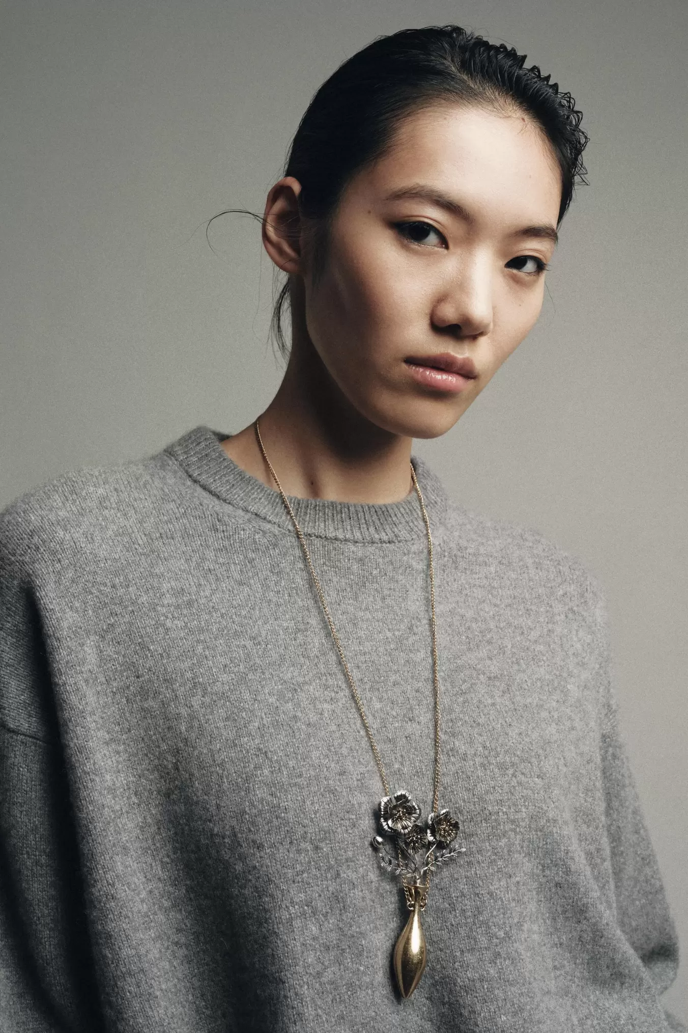 METAL FLOWER NECKLACE