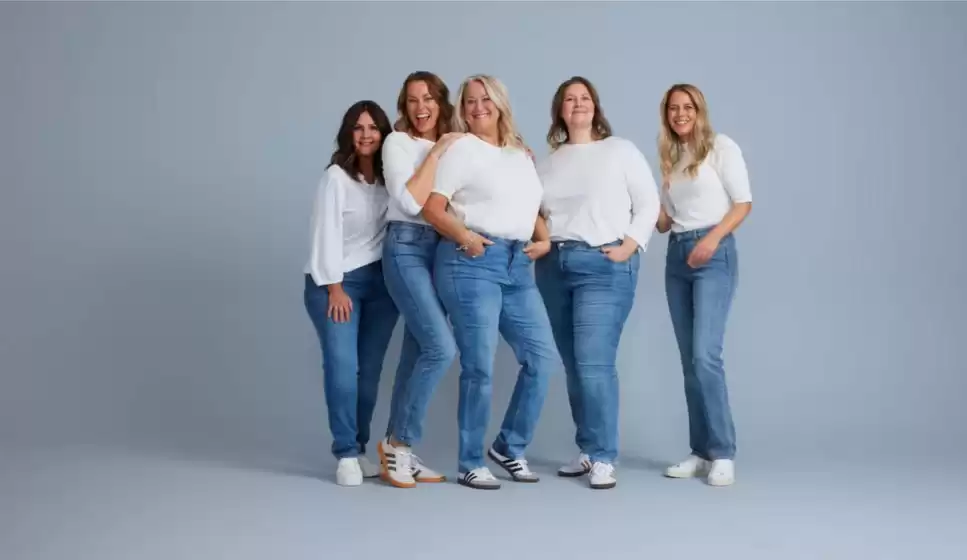 Cellbes-katalog i Strømmen | Opptil 25% på jeansplagg Rabatten er allerede trukket fra – Røde priser gjelder! Prisene gjelder ved kjøp på minst 200kr | 2026-02-18T00:00:00.000Z - 2026-03-01T00:00:00.000Z